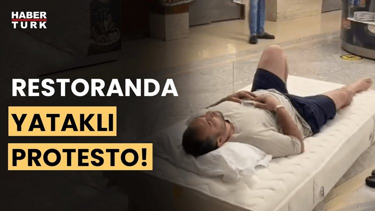 Antalya&#039;da odasında kliması bozulan müşteriden protesto!