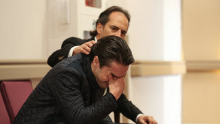 Gülperi çaresiz halde hastane odasında yatarken, Hasan da annesine ve kardeşine yapılanların hesabını sormak için Ali’nin peşine düşer. ...