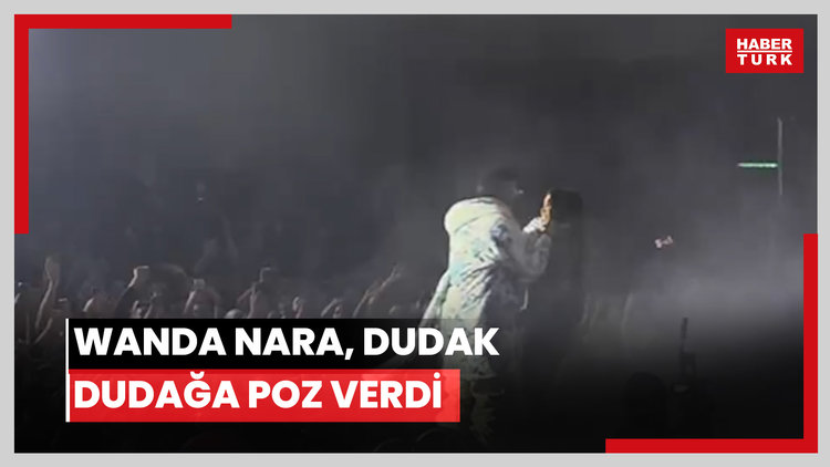Wanda Nara, dudak dudağa poz verdi