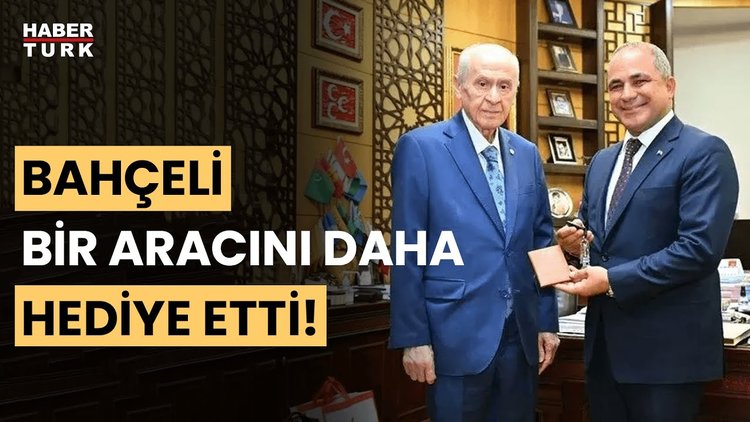 MHP lideri Bahçeli, garajındaki klasik cipini iş insanı Ali Uçak&#039;a hediye etti!