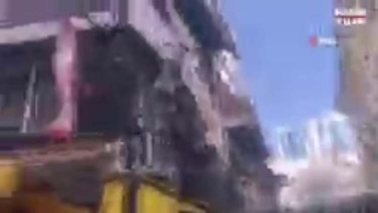 İzmir'deki korku evleri önünde bulunan tasvirler tepki çekti