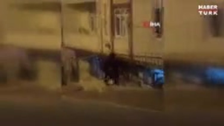 Esenyurt'ta tekmeli yumruklu park kavgası