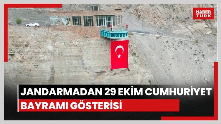 Jandarmadan gururlandıran 29 Ekim Cumhuriyet Bayramı gösterisi
