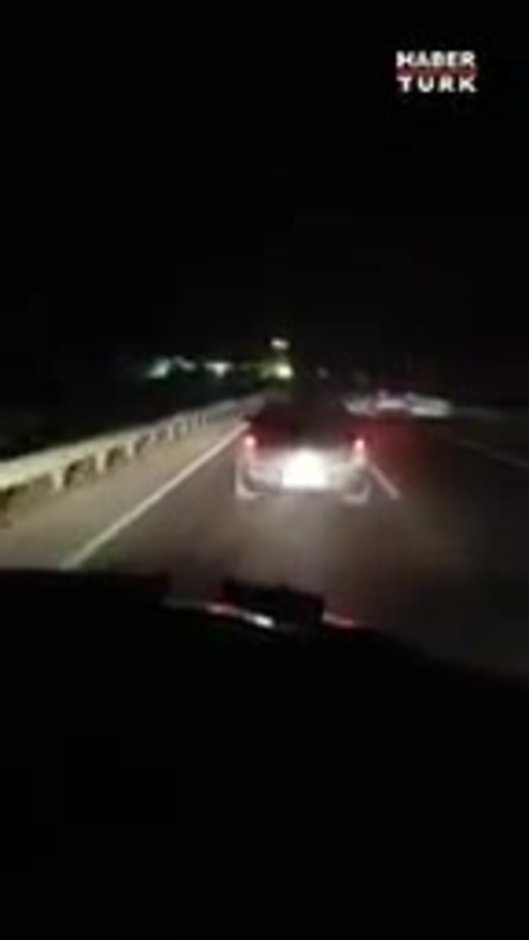 Yenidoğan bebeğin bulunduğu ambulansa yol vermedi