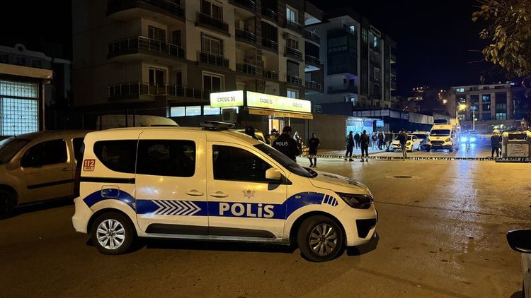 İzmir'de silahlı kavgada vurulan izinli polis memuru hayatını kaybetti