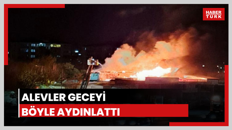 Silivri'de korkutan yangın: Alevler geceyi aydınlattı