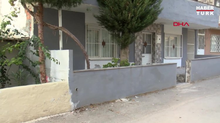 Bitişikteki komşusunun duvarını balyozla kırıp eşyalarını çaldı, duvarı yeniden örüp sıva yaptı