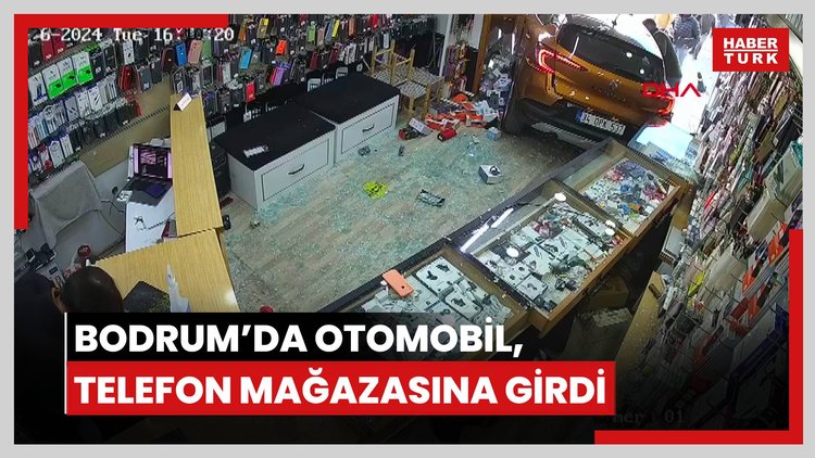 Bodrum'da otomobil, telefon mağazasına girdi
