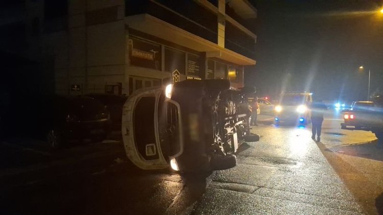 Bursa'da otomobil ile işçi servisi çarpıştı: 8 yaralı