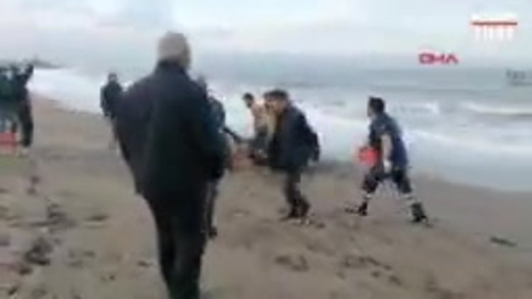 Karasu'da alabora olan teknedeki baba boğuldu, oğlu yüzerek kurtuldu