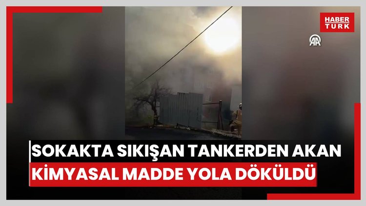 Pendikte, sokakta sıkışan tankerden akan kimyasal madde yola döküldü
