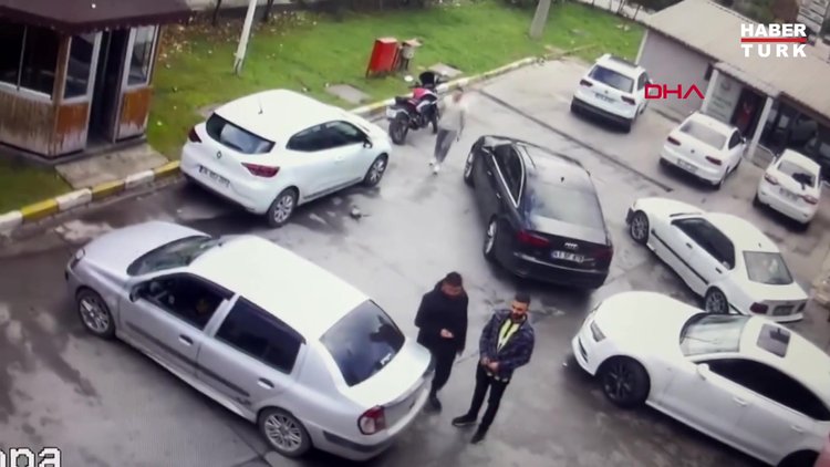 Akaryakıt istasyonunda çalışanlar ile müşteriler arasındaki 'orak'lı kavga kamerada; 7 yaralı