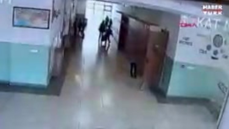 Okul müdürü öğrencinin hayatını Heimlich manevrasıyla kurtardı