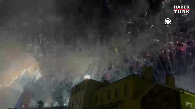 Avustralya yeni yıla havai fişek gösterileriyle girdi
