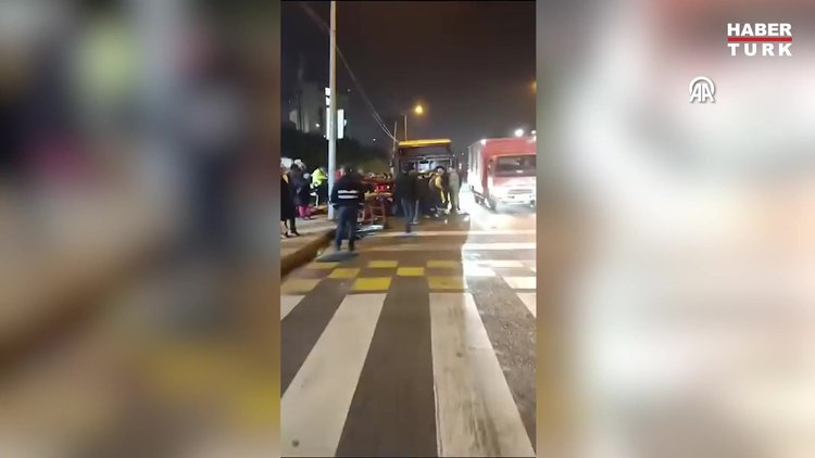 Eyüpsultan'da İETT otobüsüne otomobil çarptı