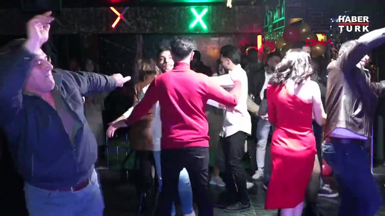 Van'da İranlı turistler yeni yıla eğlenerek girdi