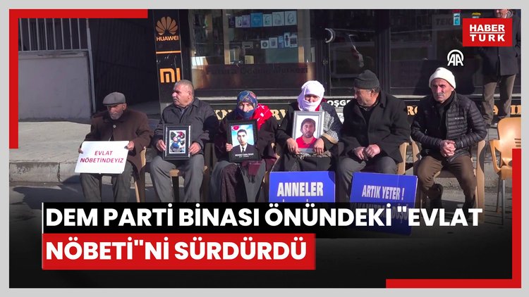 Muşlu aileler DEM Parti binası önündeki "evlat nöbeti"ni sürdürdü