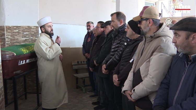 Olgun Özdemir, İzmir'de son yolculuğuna uğurlandı