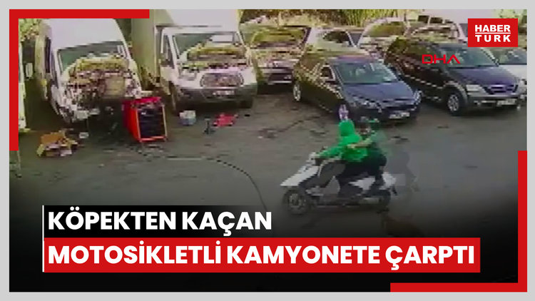 İstanbul- Sultangazi'de köpekten kaçan motosikletli kamyonete çarptı; o anlar kamerada