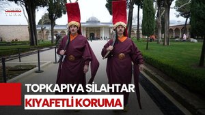 Topkapı Sarayı’nda Jandarma, Silahtar Kıyafetiyle Nöbette