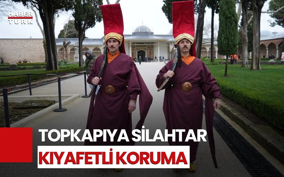 Topkapı Sarayı’nda Jandarma, Silahtar Kıyafetiyle Nöbette