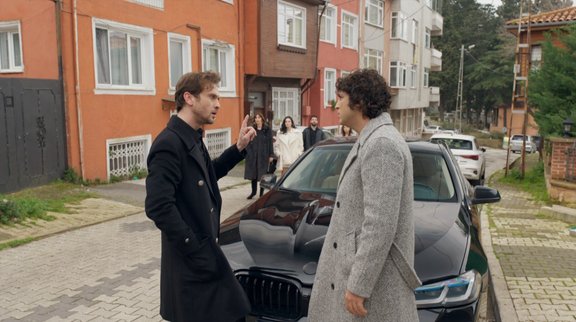 Devran, Cesur'u dövüyor!