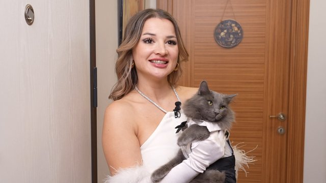 Takım elbiseli kedi: Marla!