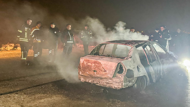 Uşak'ta yanan otomobilde cansız beden bulundu