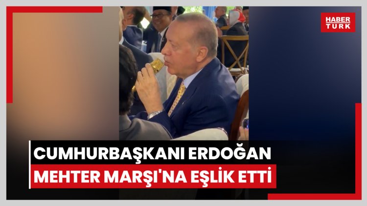 Cumhurbaşkanı Erdoğan Mehter Marşı'na eşlik etti