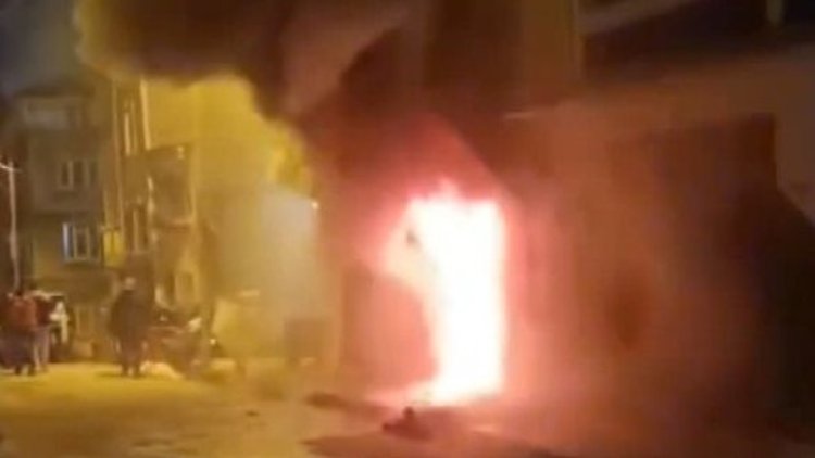 Beyoğlu'nda 3 katlı binada yangın paniği