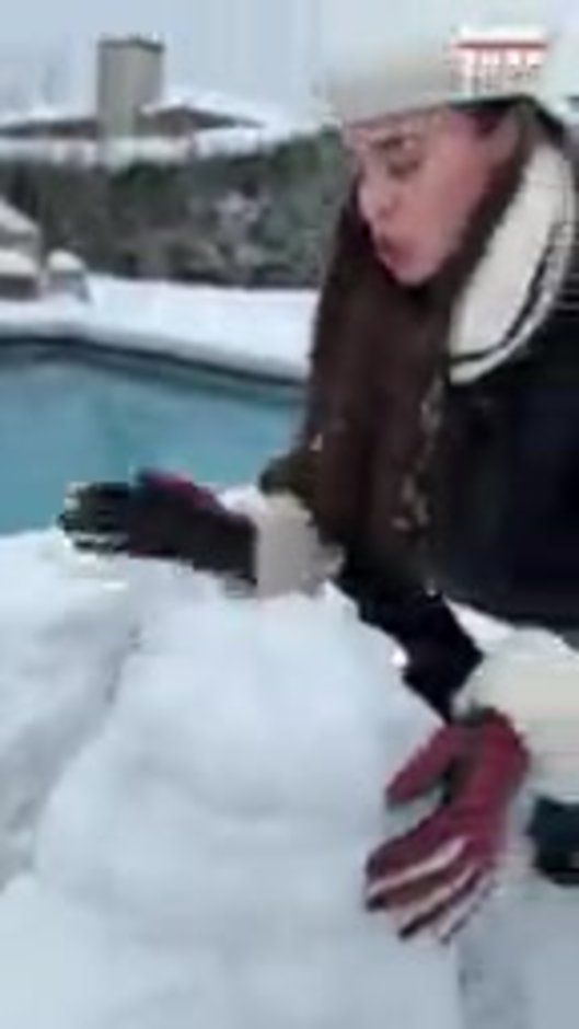 Bensu Soral'ın kardan adam tarzı