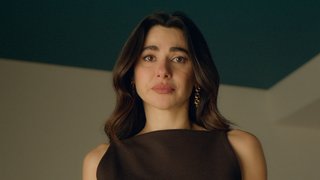 Ayça, Hakan'ı öptü!