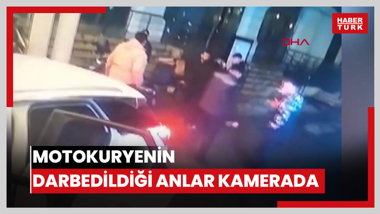 Pendik'te yolda duran kişiye hafif şekilde çarpan motokuryenin darbedildiği anlar kamerada
