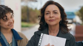 Gülce evin tapusunu alıyor!