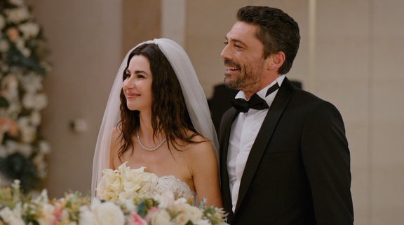 Ayça ve Hakan'dan evlilik sürprizi!
