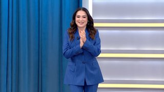 Baba Muhsin ve anne Makbule canlı yayında altınları teslim etti.