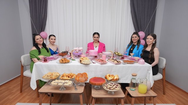 Pembe konseptli sunum masası!