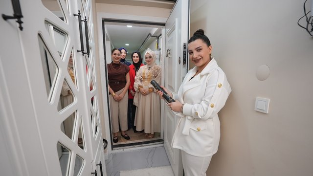 Tuğba gelinin renkli karşılaması!