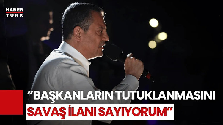 Özgür Özel, Beyazıt Meydanı&#039;ndan Seslendi! &quot;Diploma İptali İle Devleti Değersizleştiriyorlar&quot;
