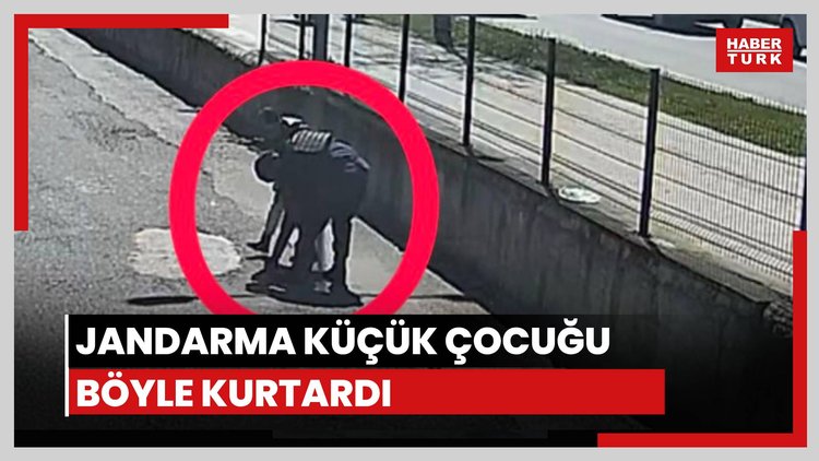 Jandarma, küçük çocuğu kurtardı