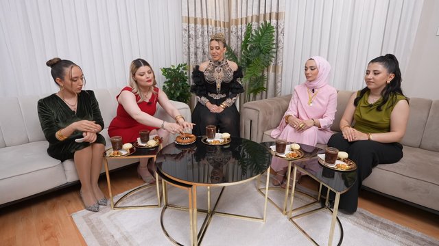 Kompostoyu simide batırarak yedi!