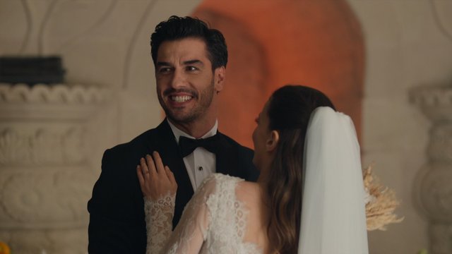 Nuh ve Sevilay'ın düğün mutluluğu!