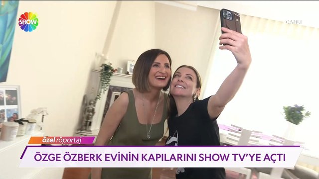 Özge Özberk evinin kapılarını açtı!
