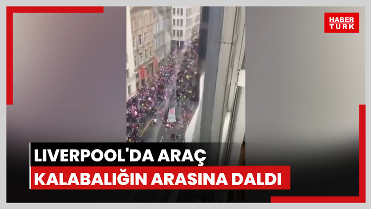 Liverpool'da bir araç geçit töreni sırasında kalabalığın arasına daldı