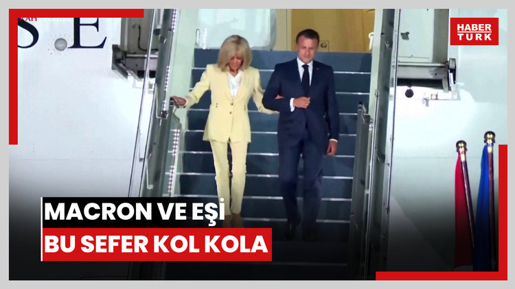 Macron ve eşi bu sefer kol kola