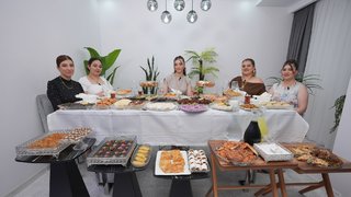 24 yaşında, 3 yıllık evli Duygu Sinoplu’nun evine konuk olundu.