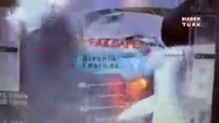 Rusya: Ukrayna'nın Rus askeri hava üslerine saldırısında bazı uçaklar alev aldı