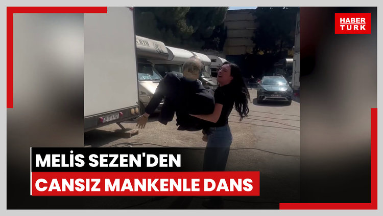 Melis Sezen'den cansız mankenle dans