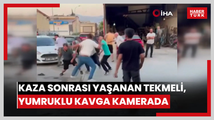 Kaza sonrası yaşanan tekmeli, yumruklu kavga kamerada