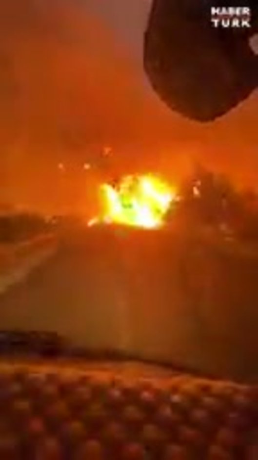 Alevlerin arasından geçti